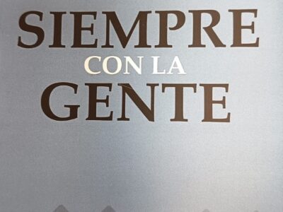 Siempre con la gente : fragmentos de entrevistas a Jorge Sharp
